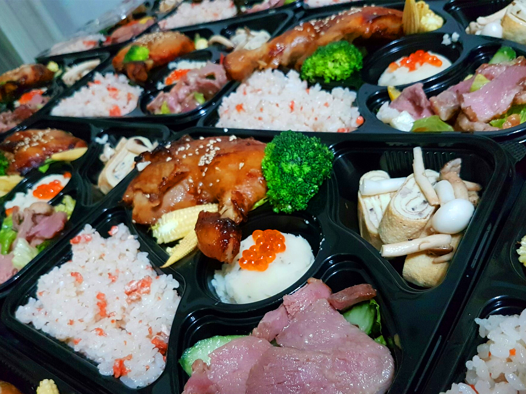 【图说一:便当料理也可以做得很精致,让人还没打开就口水直流】