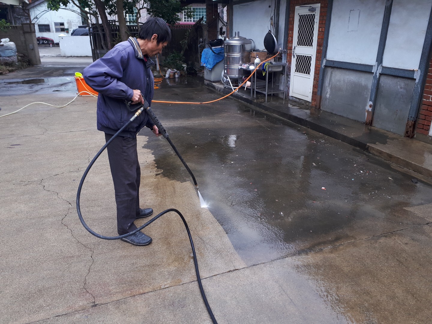 地面菁苔高压冲洗